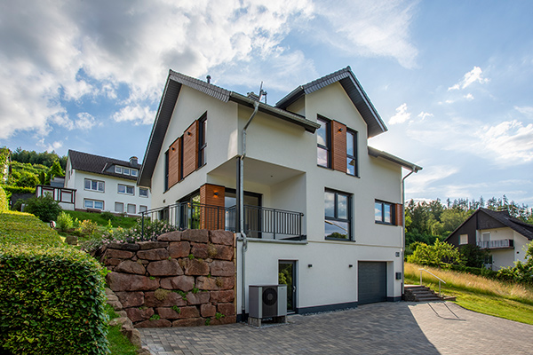 Modernes Satteldachhaus